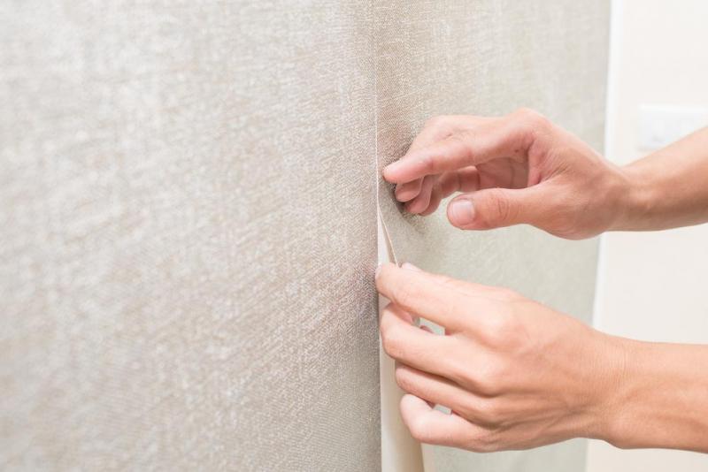 Guide pratique pour r&eacute;ussir la pose de papier peint &agrave; Lille
